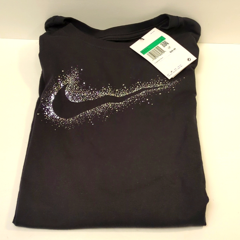 Women's Size XL T-shirt with Silver Symbol PTP 23in Length 28in (NWT) Retail $35